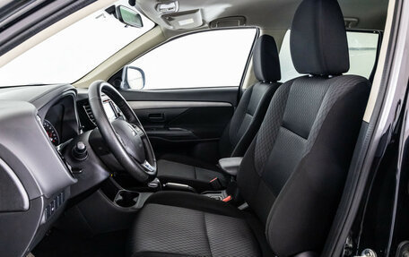 Mitsubishi Outlander III рестайлинг 3, 2015 год, 1 449 000 рублей, 18 фотография