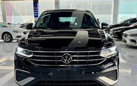 Volkswagen Tiguan II, 2023 год, 2 645 000 рублей, 2 фотография
