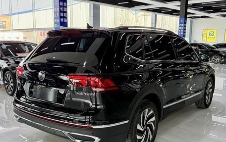 Volkswagen Tiguan II, 2023 год, 2 645 000 рублей, 4 фотография