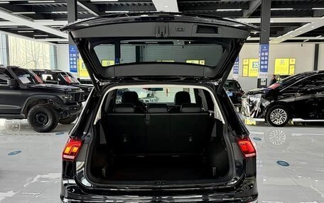 Volkswagen Tiguan II, 2023 год, 2 645 000 рублей, 8 фотография