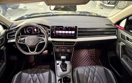 Volkswagen Tiguan II, 2023 год, 2 645 000 рублей, 11 фотография
