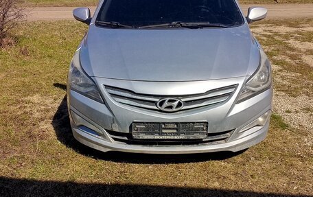 Hyundai Solaris II рестайлинг, 2016 год, 800 000 рублей, 1 фотография
