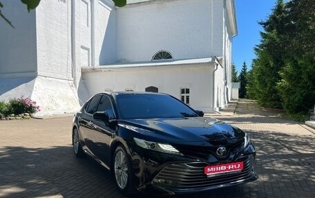 Toyota Camry, 2018 год, 3 100 000 рублей, 1 фотография