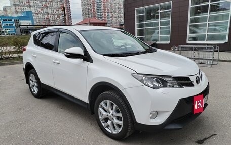 Toyota RAV4, 2013 год, 1 390 000 рублей, 3 фотография