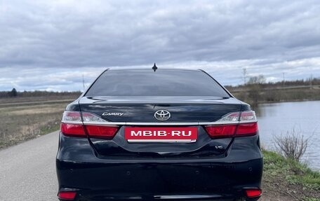 Toyota Camry, 2018 год, 2 250 000 рублей, 10 фотография