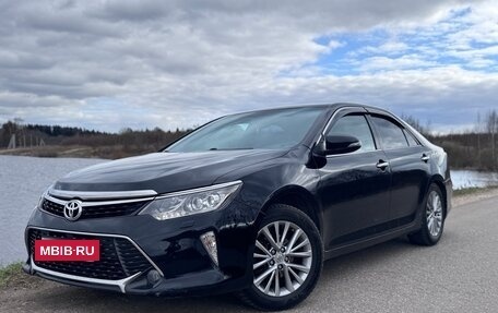 Toyota Camry, 2018 год, 2 250 000 рублей, 2 фотография
