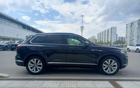 Volkswagen Touareg III, 2018 год, 4 550 000 рублей, 2 фотография