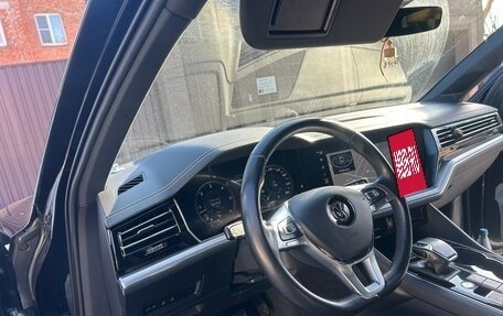 Volkswagen Touareg III, 2018 год, 4 550 000 рублей, 10 фотография