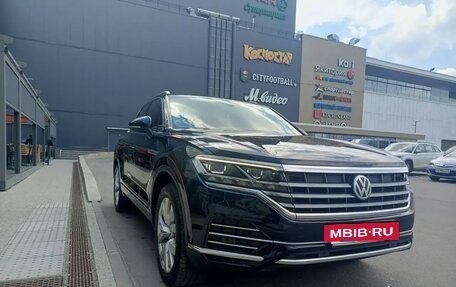Volkswagen Touareg III, 2018 год, 4 550 000 рублей, 6 фотография