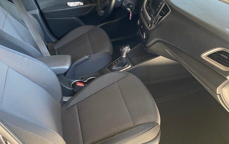Hyundai Solaris II рестайлинг, 2019 год, 1 450 000 рублей, 23 фотография