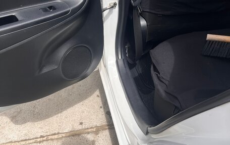 Toyota Vitz, 2015 год, 850 000 рублей, 6 фотография