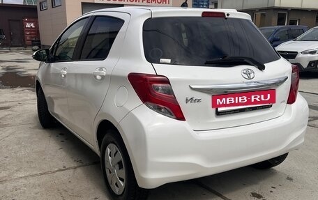 Toyota Vitz, 2015 год, 850 000 рублей, 3 фотография