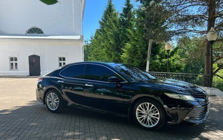 Toyota Camry, 2018 год, 3 100 000 рублей, 2 фотография
