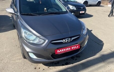 Hyundai Solaris II рестайлинг, 2012 год, 899 000 рублей, 3 фотография