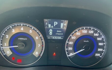 Hyundai Solaris II рестайлинг, 2012 год, 899 000 рублей, 19 фотография