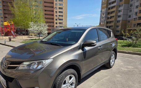 Toyota RAV4, 2013 год, 1 850 000 рублей, 2 фотография