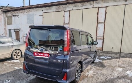Toyota Noah III, 2016 год, 1 950 000 рублей, 2 фотография