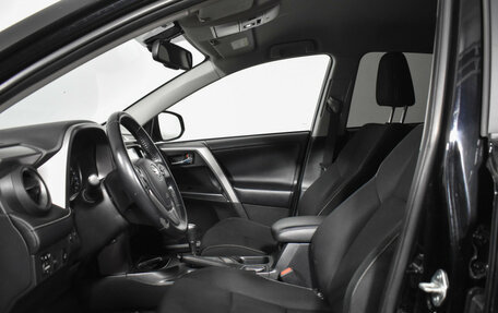 Toyota RAV4, 2017 год, 2 429 000 рублей, 11 фотография