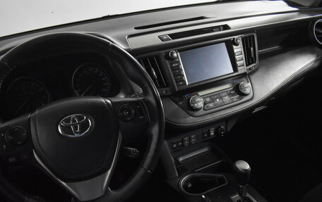 Toyota RAV4, 2017 год, 2 429 000 рублей, 14 фотография
