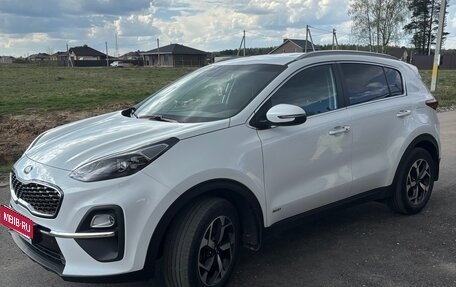 KIA Sportage IV рестайлинг, 2020 год, 2 450 000 рублей, 1 фотография