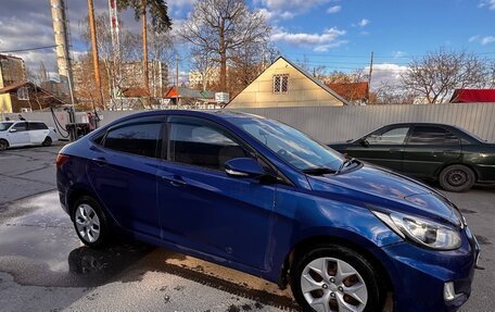 Hyundai Solaris II рестайлинг, 2011 год, 650 000 рублей, 1 фотография
