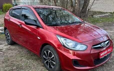 Hyundai Solaris II рестайлинг, 2012 год, 600 000 рублей, 1 фотография