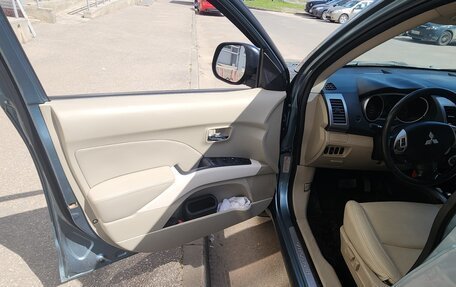 Mitsubishi Outlander III рестайлинг 3, 2007 год, 890 000 рублей, 10 фотография