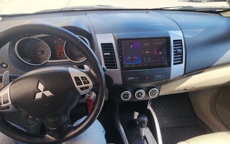 Mitsubishi Outlander III рестайлинг 3, 2007 год, 890 000 рублей, 14 фотография
