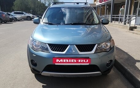 Mitsubishi Outlander III рестайлинг 3, 2007 год, 890 000 рублей, 2 фотография