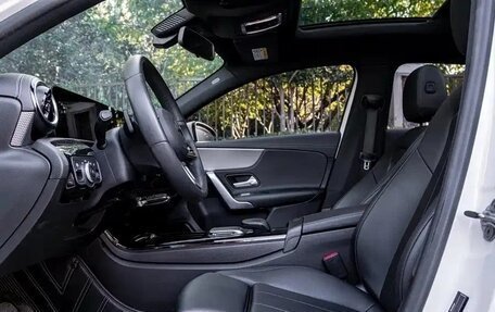 Mercedes-Benz A-Класс, 2022 год, 2 132 000 рублей, 10 фотография