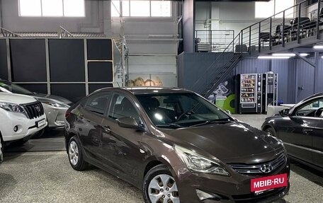 Hyundai Solaris II рестайлинг, 2015 год, 859 000 рублей, 3 фотография