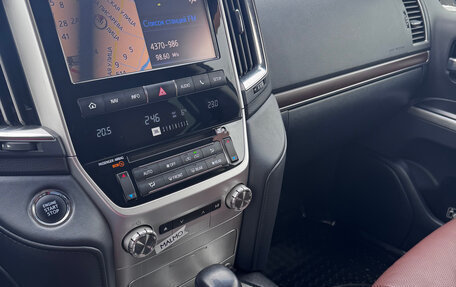 Toyota Land Cruiser 200, 2016 год, 7 100 000 рублей, 26 фотография