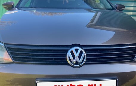 Volkswagen Jetta VI, 2012 год, 1 060 000 рублей, 10 фотография