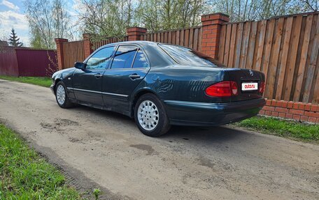 Mercedes-Benz E-Класс, 1997 год, 444 000 рублей, 4 фотография