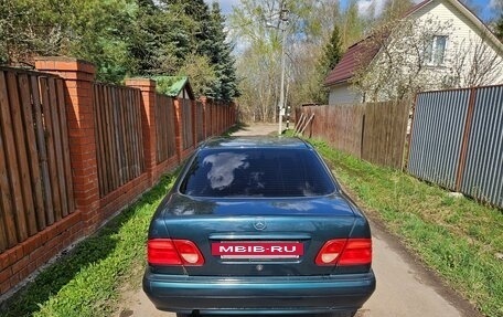 Mercedes-Benz E-Класс, 1997 год, 444 000 рублей, 2 фотография