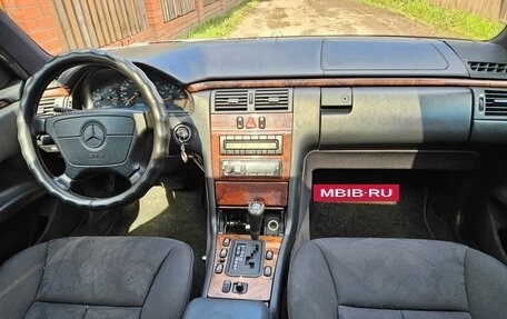 Mercedes-Benz E-Класс, 1997 год, 444 000 рублей, 5 фотография