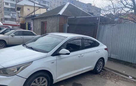 Hyundai Solaris II рестайлинг, 2018 год, 1 000 000 рублей, 2 фотография