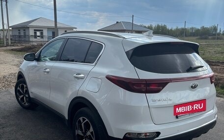 KIA Sportage IV рестайлинг, 2020 год, 2 450 000 рублей, 2 фотография