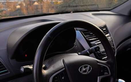 Hyundai Solaris II рестайлинг, 2011 год, 650 000 рублей, 4 фотография