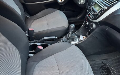 Hyundai Solaris II рестайлинг, 2012 год, 600 000 рублей, 5 фотография