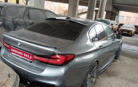 BMW 5 серия, 2017 год, 2 423 100 рублей, 3 фотография