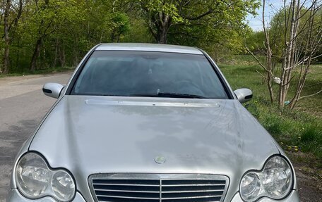 Mercedes-Benz C-Класс, 2005 год, 440 000 рублей, 1 фотография