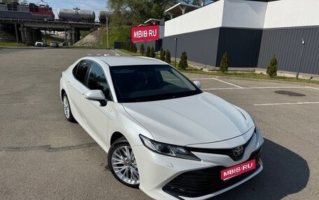 Toyota Camry, 2020 год, 3 270 000 рублей, 1 фотография