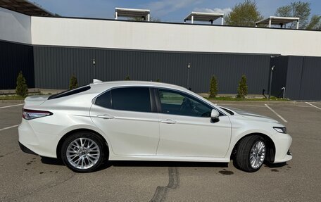 Toyota Camry, 2020 год, 3 270 000 рублей, 8 фотография