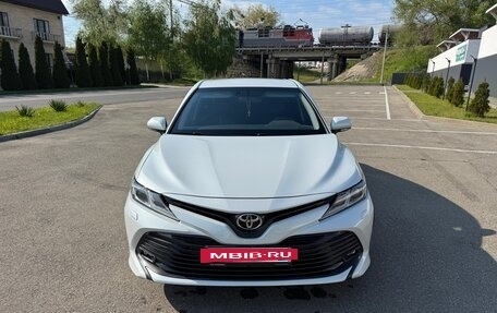 Toyota Camry, 2020 год, 3 270 000 рублей, 2 фотография