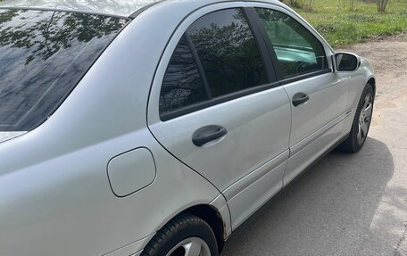 Mercedes-Benz C-Класс, 2005 год, 440 000 рублей, 4 фотография