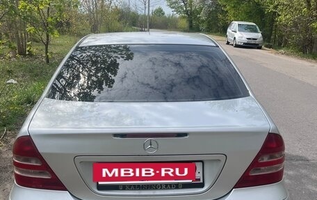 Mercedes-Benz C-Класс, 2005 год, 440 000 рублей, 3 фотография
