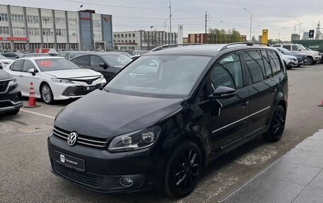Volkswagen Touran III, 2010 год, 880 000 рублей, 3 фотография