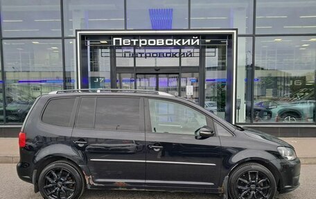 Volkswagen Touran III, 2010 год, 880 000 рублей, 5 фотография