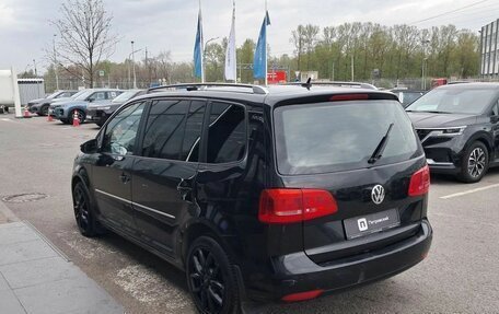 Volkswagen Touran III, 2010 год, 880 000 рублей, 8 фотография